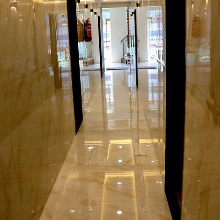 Hotel Comfy Inn Мумбаї Екстер'єр фото