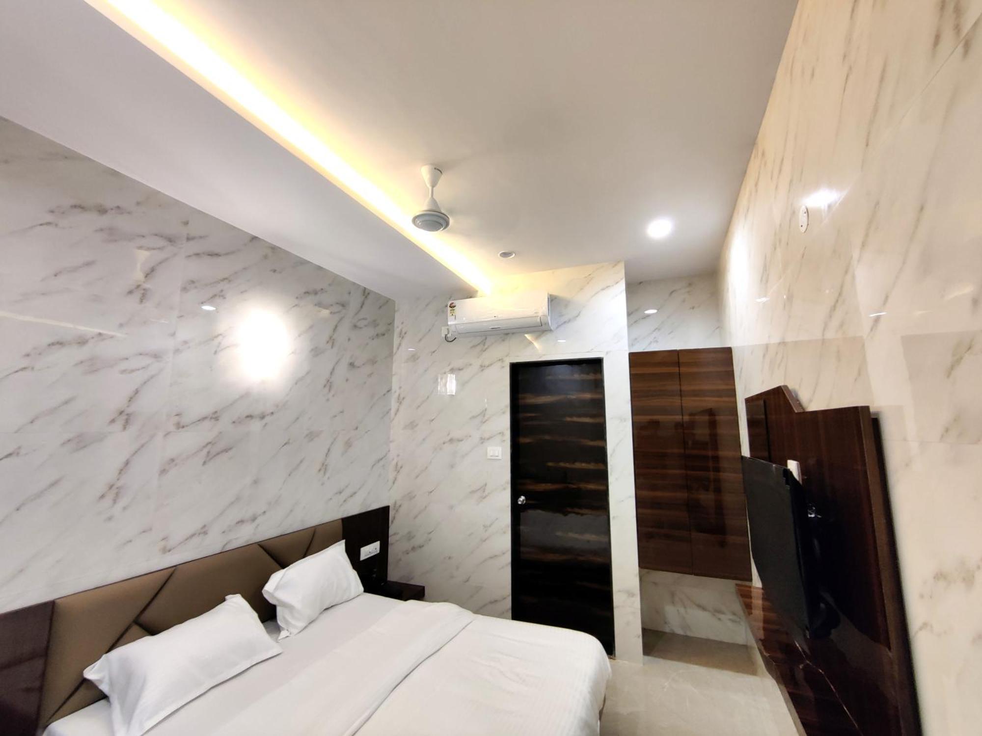 Hotel Comfy Inn Мумбаї Екстер'єр фото