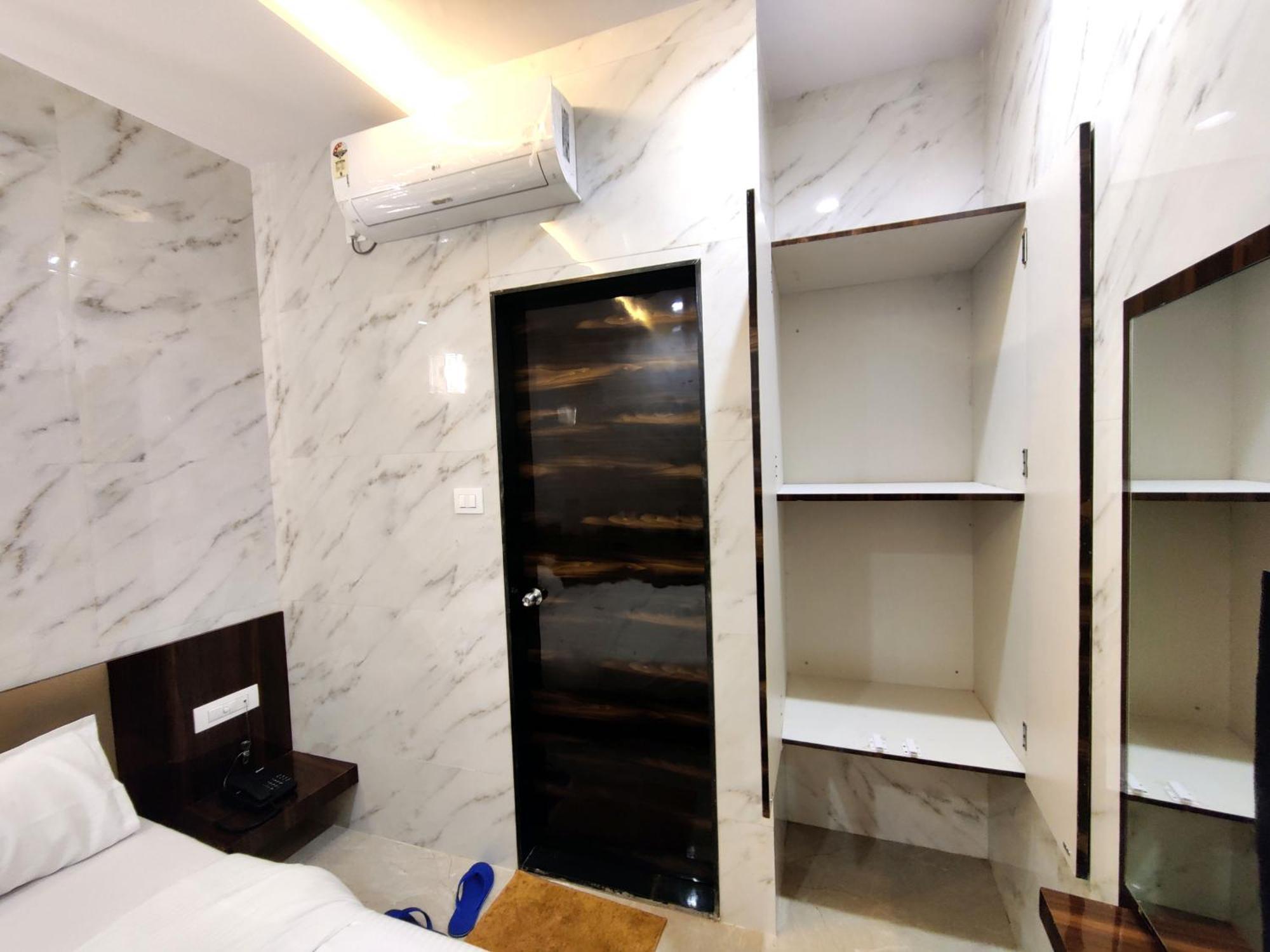 Hotel Comfy Inn Мумбаї Екстер'єр фото