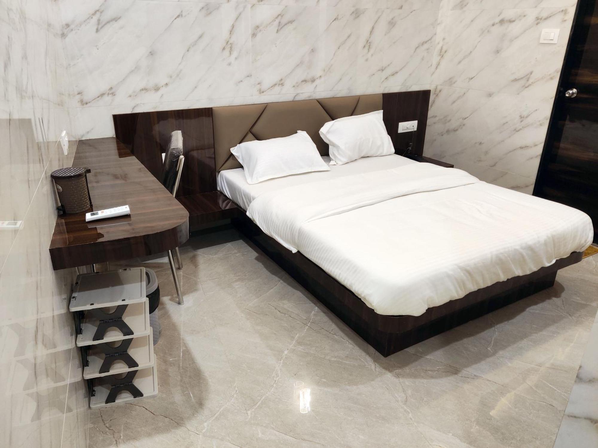 Hotel Comfy Inn Мумбаї Екстер'єр фото