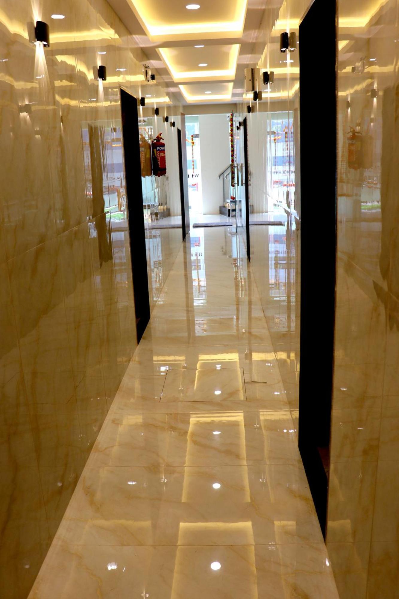 Hotel Comfy Inn Мумбаї Екстер'єр фото
